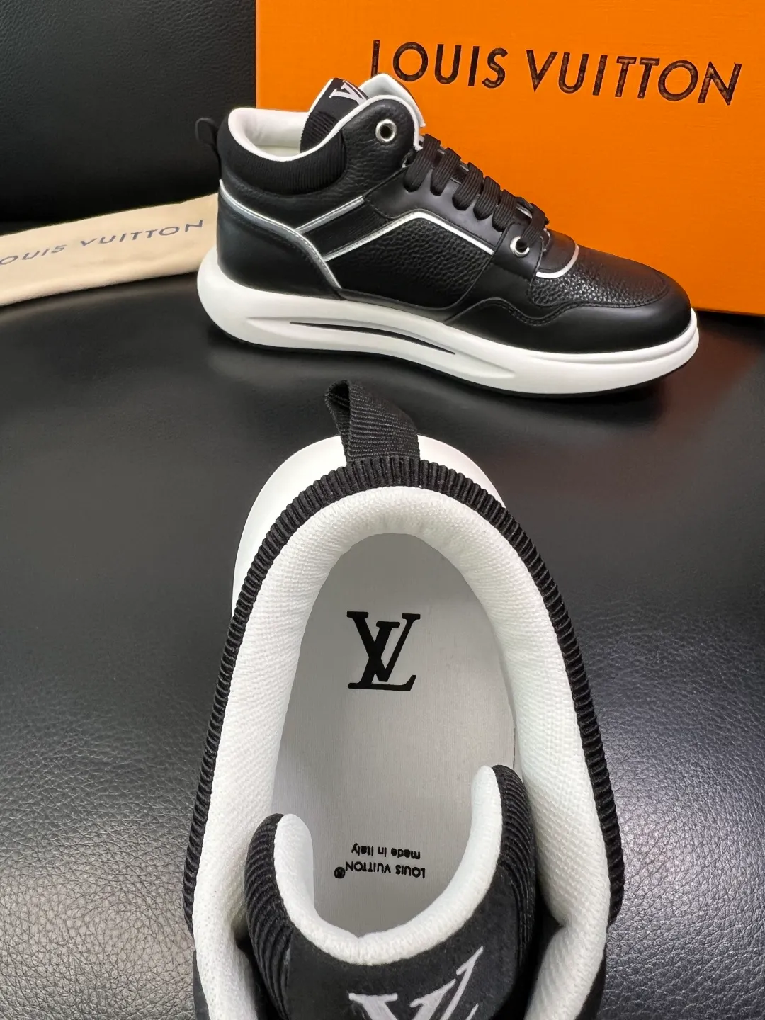 Men's shoes 💰820 Lv high quality top crafts Louis Vuitton, sports sneakers counter synchronization, uppers imported from Italy, high quality splicing colorful complex crafts, imported mesh pads soft and comfortable, soles: original soles specially provided by the original factory, T men's shoes 💰U exclusive movable molded soles super comfortable, original factory single goods, code number 39-44 (customized 38 45)